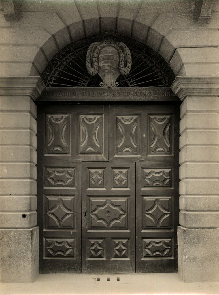 FileGabinio.TorinoPalazzo Di Via San Francesco Da Paola 30, Portale